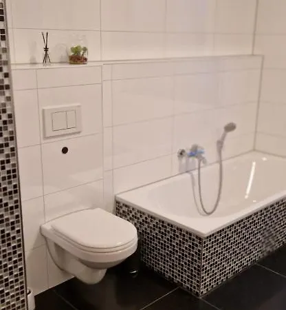 Homey Apartments Harbor Suite - Parking Two Bathrooms Netflix Sea View Bremerhaven Exterior photo