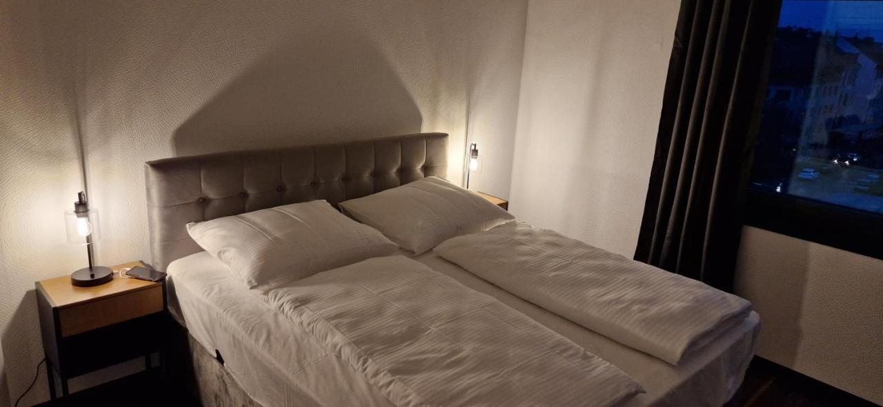 Homey Harbor - Parking Two Bathrooms Netflix Sea View Apartment Bremerhaven